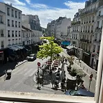 Deux Chambres En Plein Coeur De Montmartre, Paris