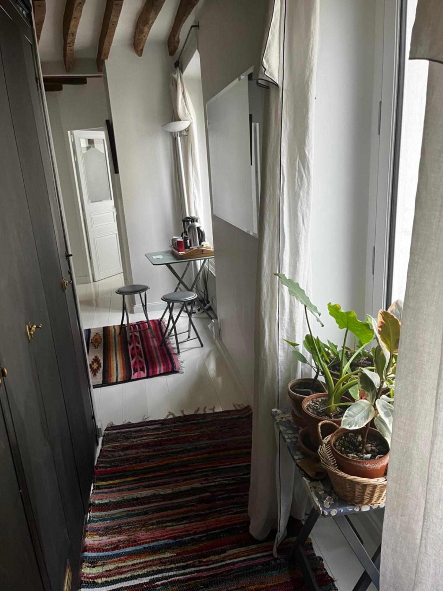 Homestay Deux En Plein Coeur De Montmartre, *